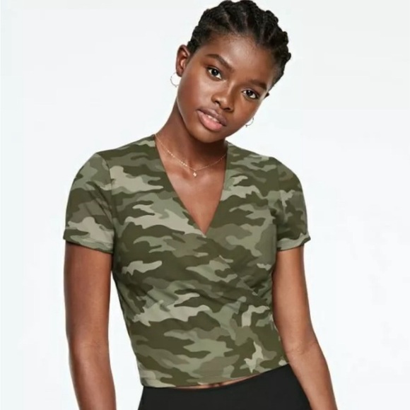 Victoria secret Pink Ultimate Wrap Top Green Camo Size Small - Picture 1 of 9